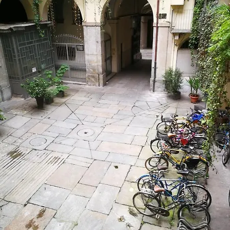 Alojamento de Acomodação e Pequeno-almoço Corte Delle Camelie Turim