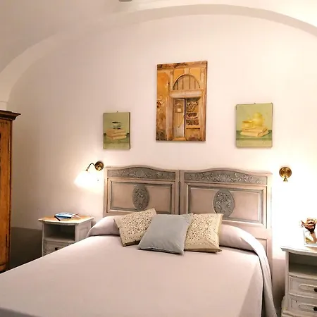 Alojamento de Acomodação e Pequeno-almoço Corte Delle Camelie 4*