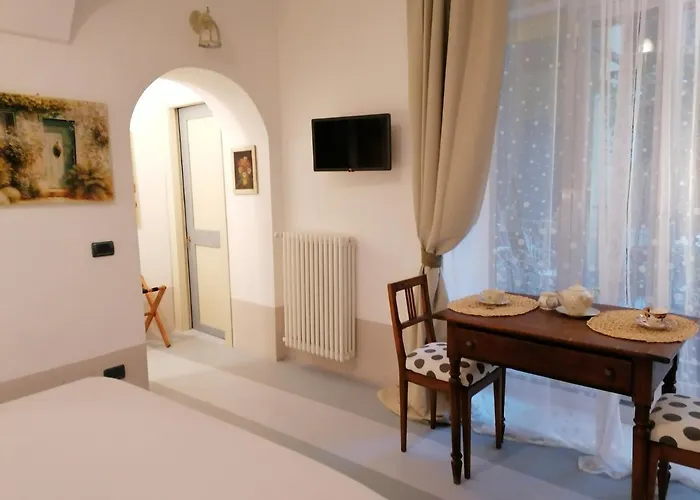 فندق مبيت وإفطار Corte Delle Camelie 4*